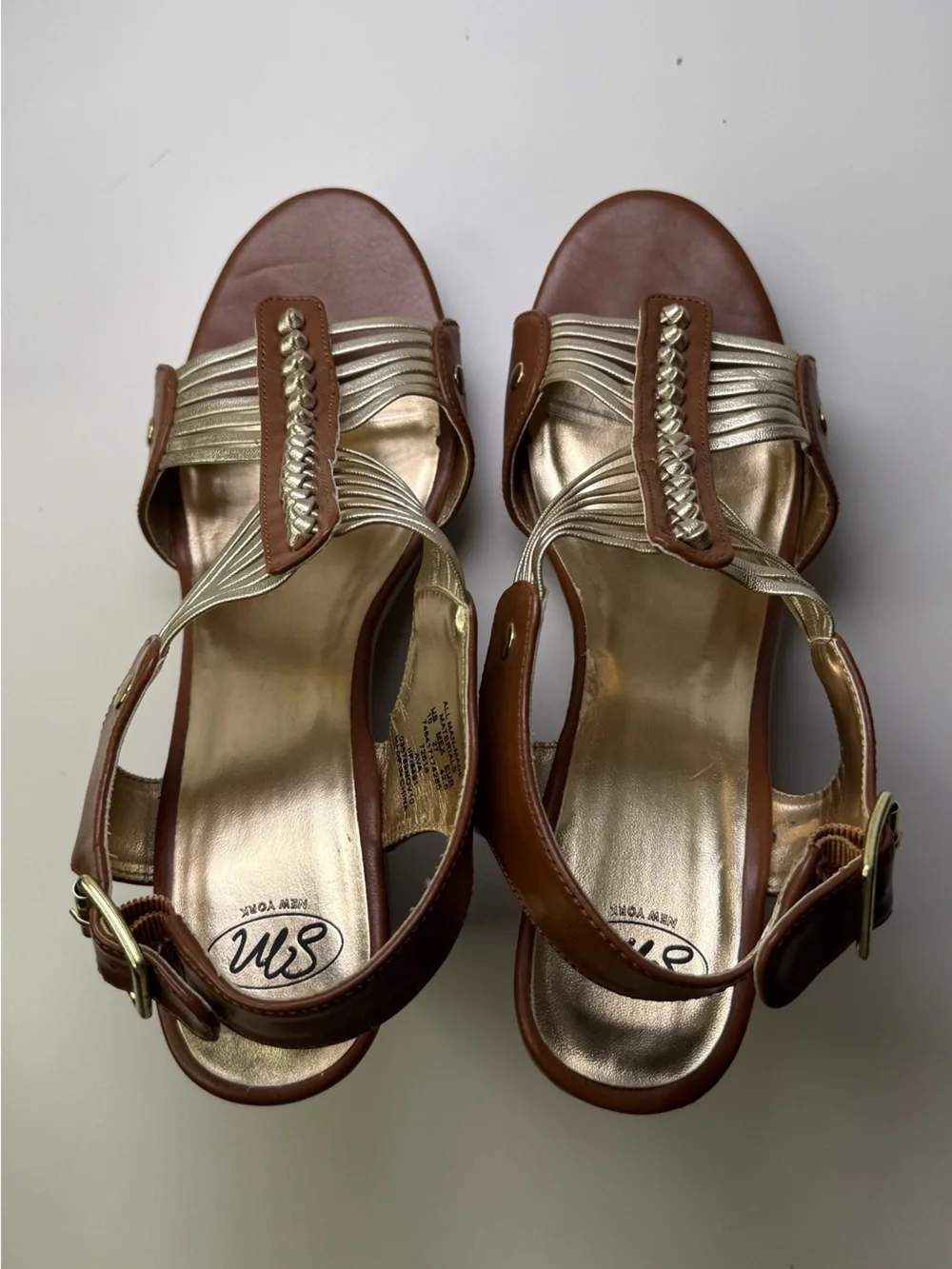 SM New York Y2K Brown & Gold Gladiator Wooden Wedge Sandals Women's Size 10